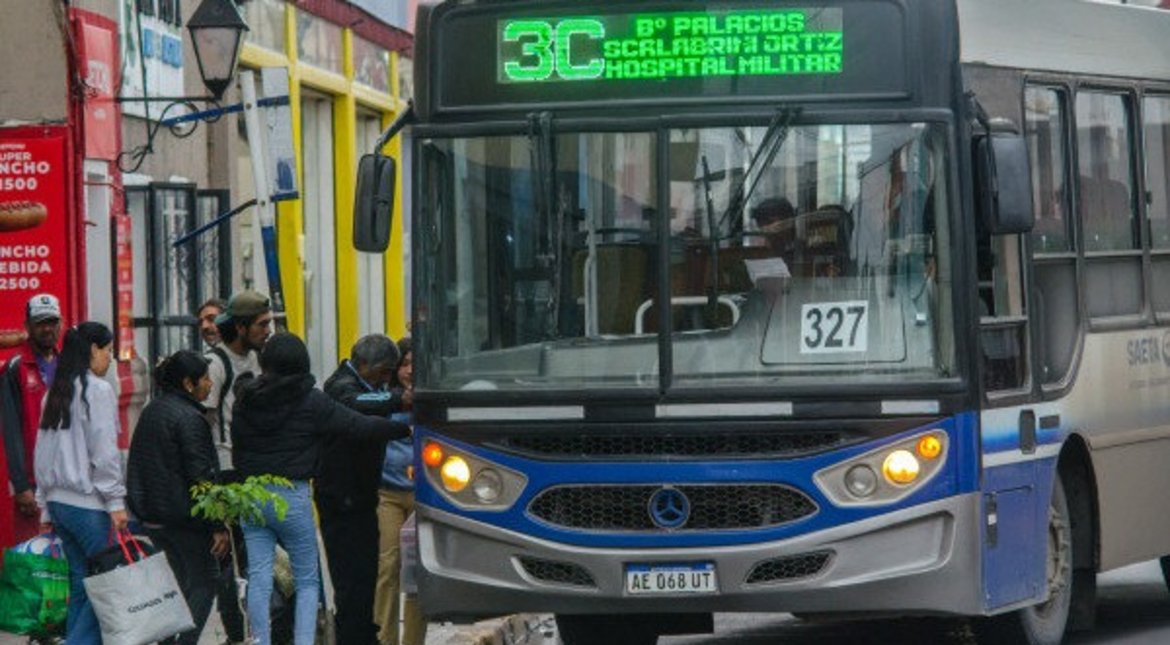 Saeta advierte que sigue la caída de pasajeros y llega al 30%