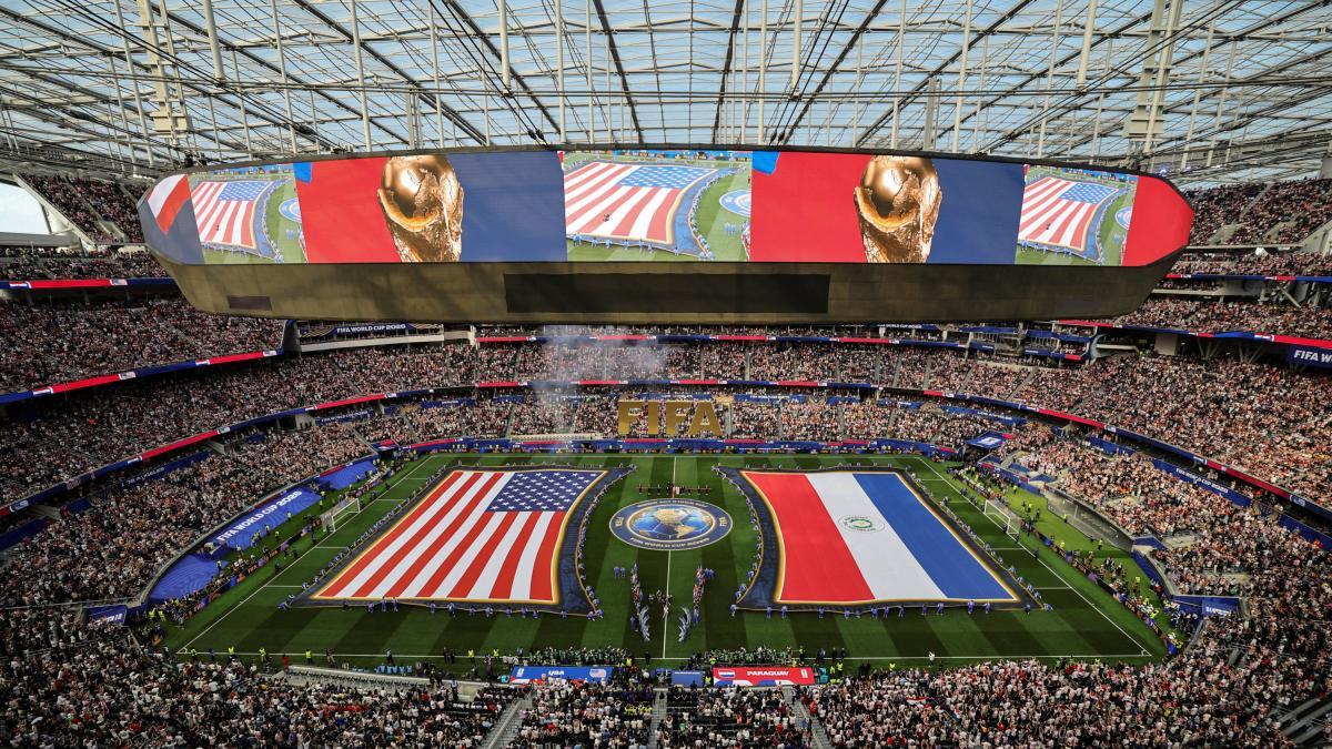 ¡FIFA hace caja con todos! Figura de los Rams lamenta el trato para ir a "su casa" en el Mundial