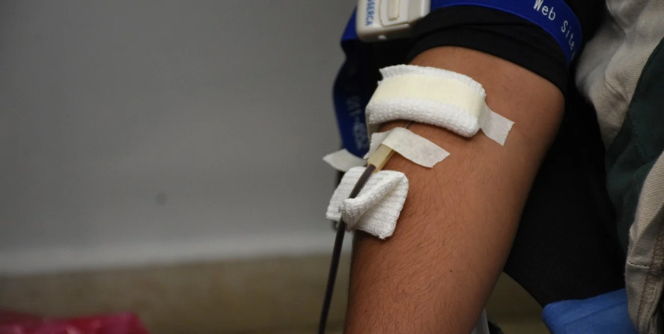 El valor de un brazo solidario: Santa Fe busca erradicar la donación de sangre por urgencia