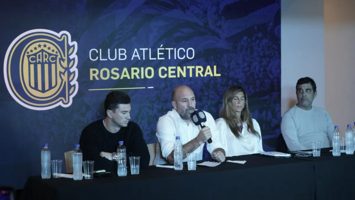 Almirón sigue en Central: "Hasta mi mamá me pidió que lo eche, pero no", dijo Belloso