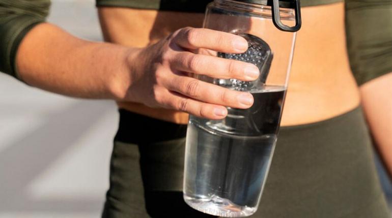 Giro radical: la FIFA prohíbe botellas de agua reutilizables en los estadios del Mundial