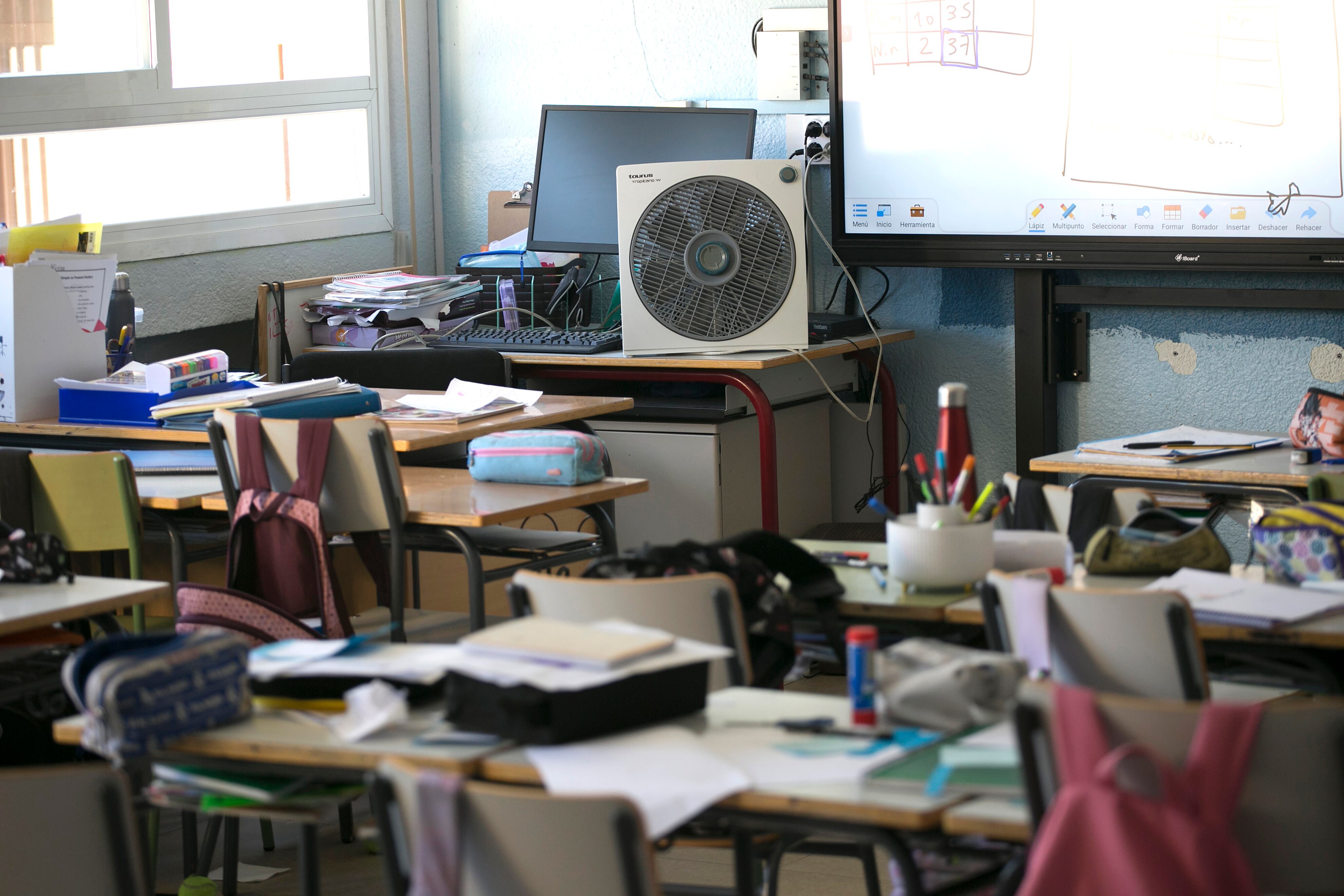 Así se "inspiran" los niños de Madrid en clase con 30 grados: "Es un insulto. Estamos al borde de lipotimias y desmayos"