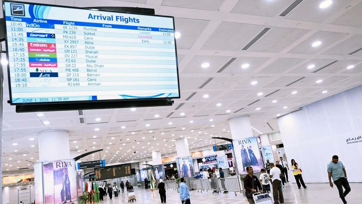Drones iraníes golpean aeropuerto de Kuwait; hay varios heridos