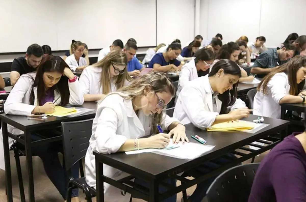 El martes 16 de junio se hará el examen único para cubrir cupos de residencias en salud