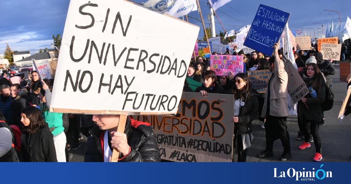 Docentes universitarios profundizan las medidas de fuerza y advierten por el segundo cuatrimestre