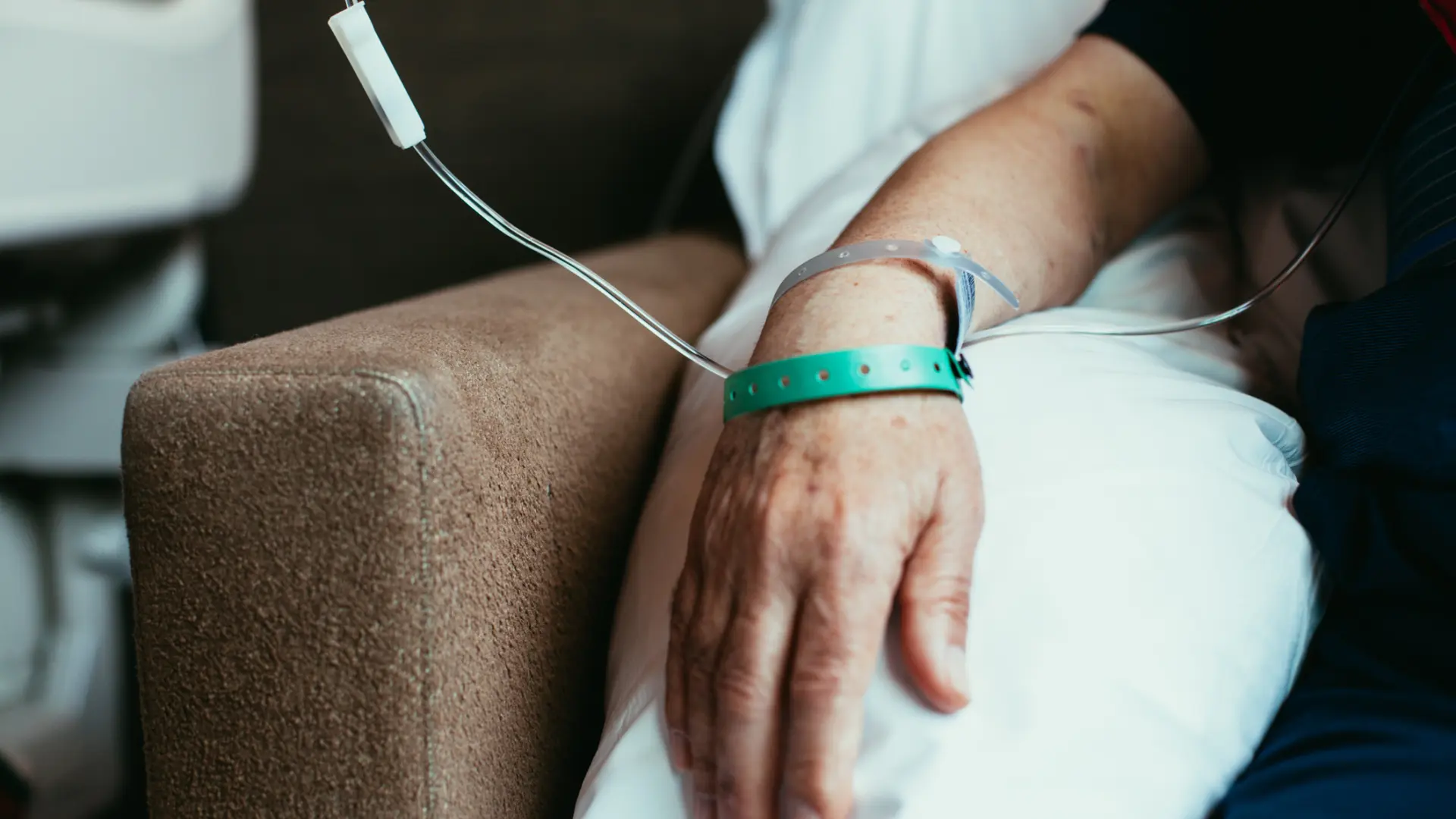 El cáncer se mantiene como primera causa de muerte en 2025 en España, con el 26,3% del total de defunciones