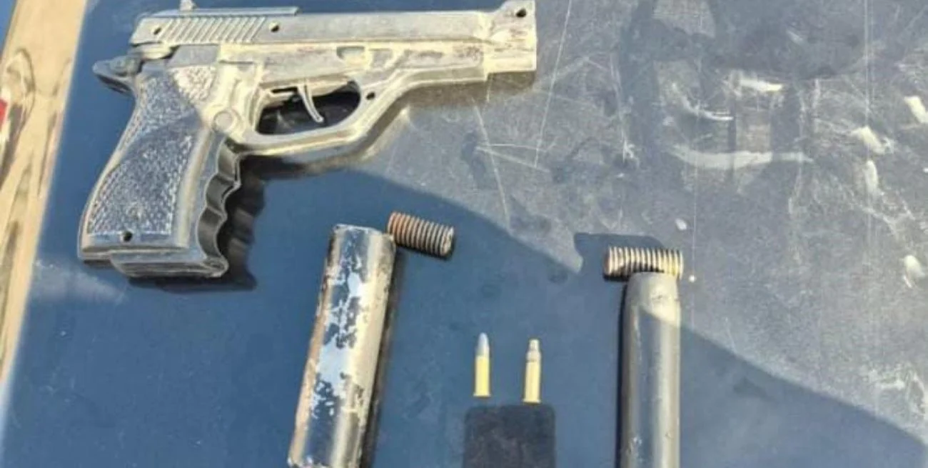 Aprehendieron a dos adolescentes que circulaban armados en bicicleta