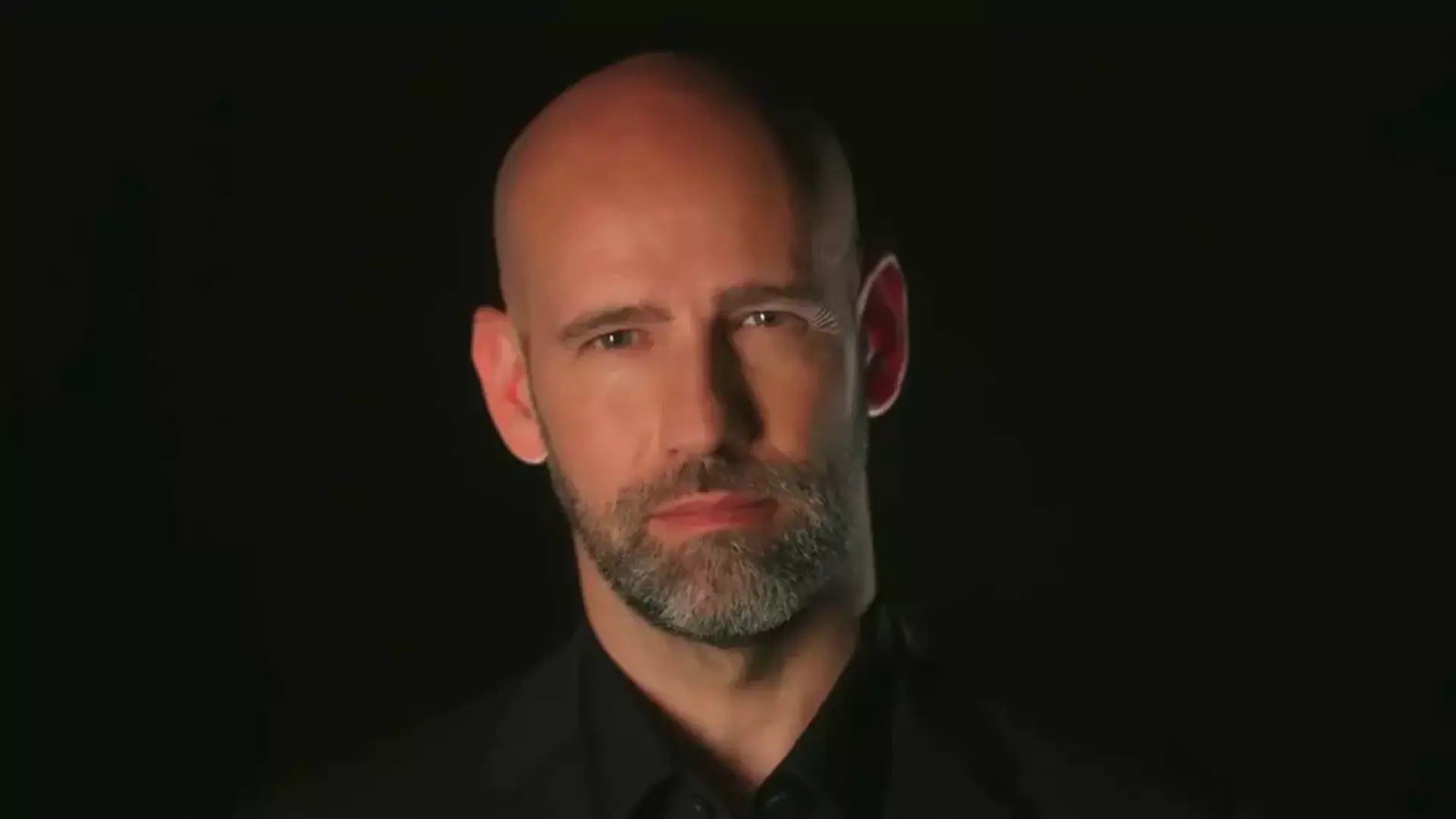 RTVE lanza una misteriosa promoción para un nuevo formato con Gonzalo Miró: "Dicen que soy un idiota"