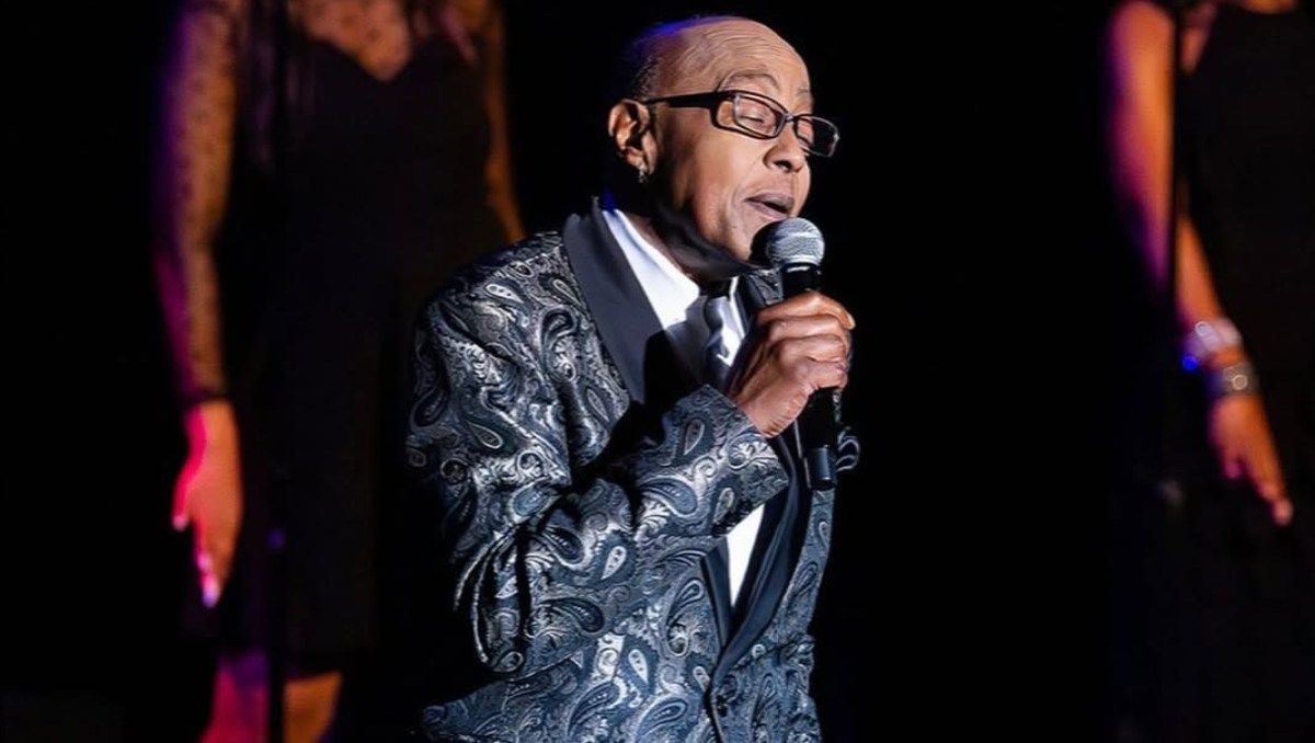 Muere Peabo Bryson, cantante del tema "Un Mundo Ideal" de Aladdin