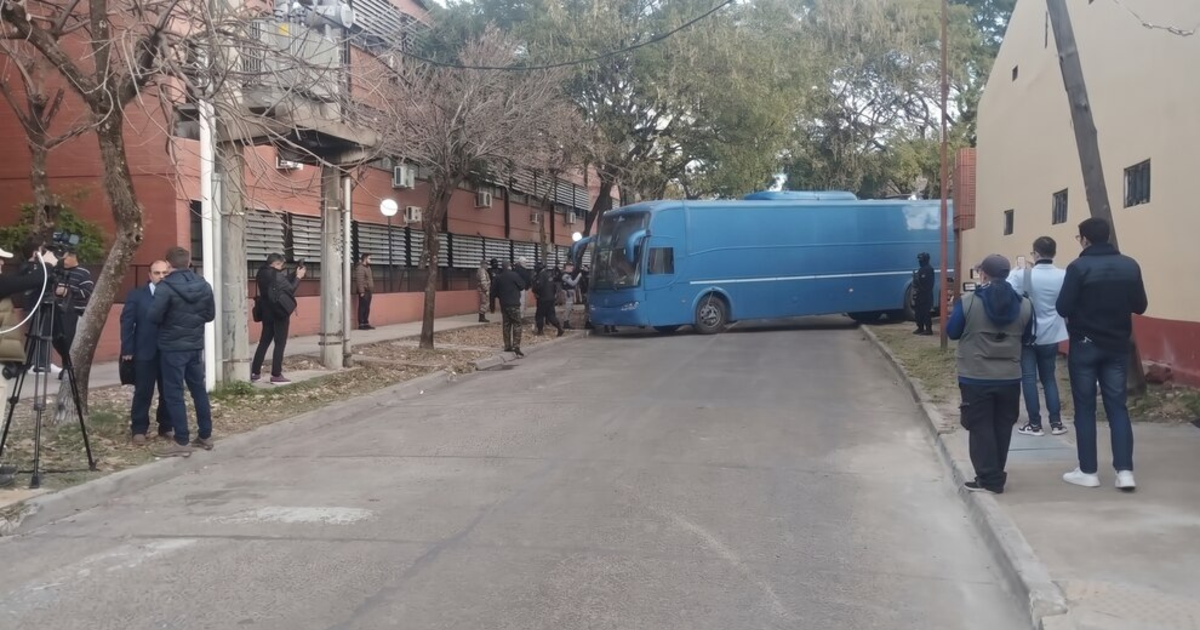 Juicio por Loan: chocó el micro que traslada a los detenidos