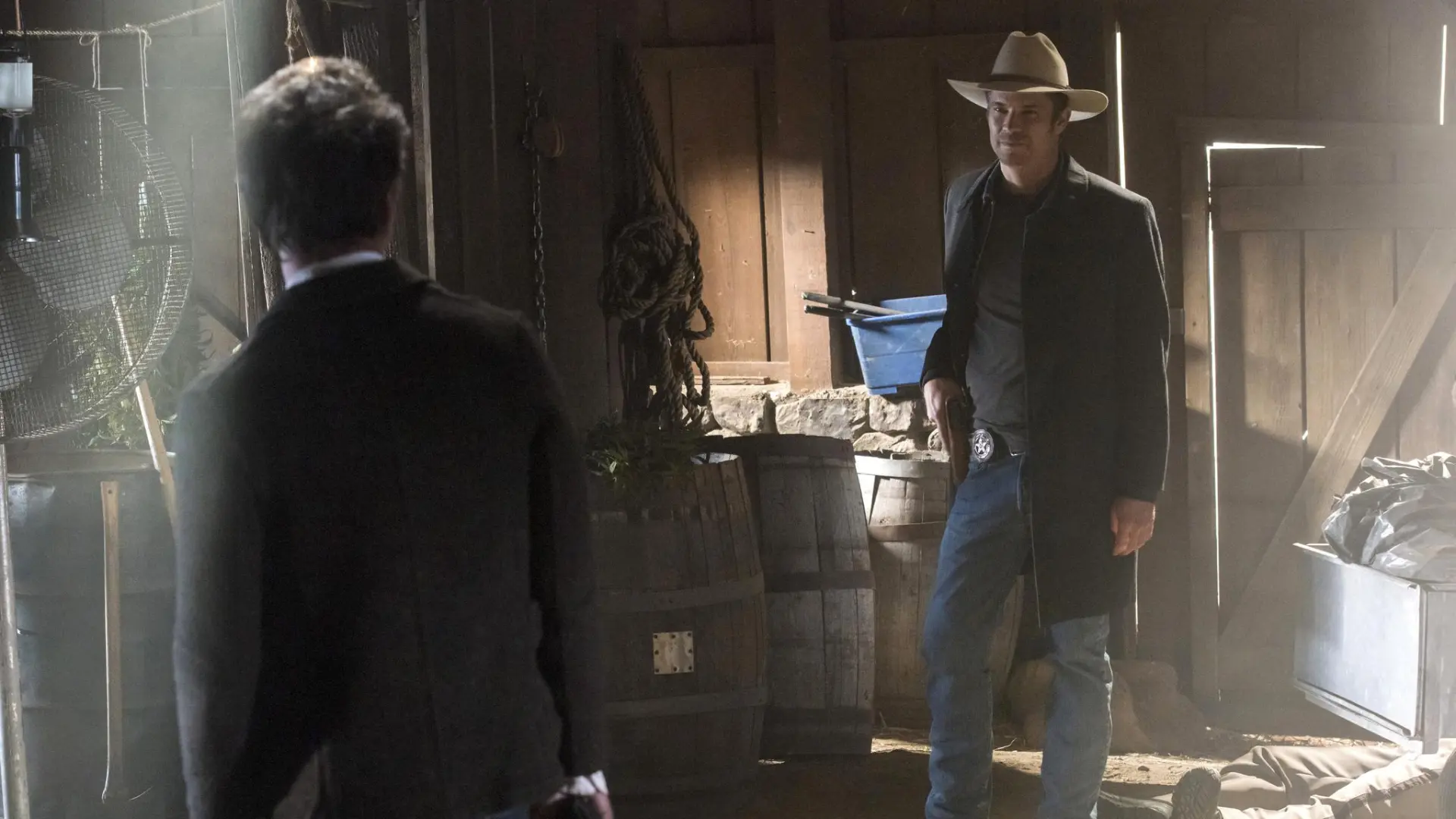 La serie de Disney+ con Timothy Olyphant ('Deadwood') y Walton Goggins ('Fallout') que buscas si te gusta 'Marshals'