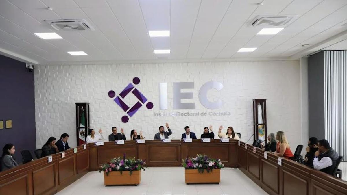 Instituto Electoral de Coahuila entrega constancias a diputados plurinominales