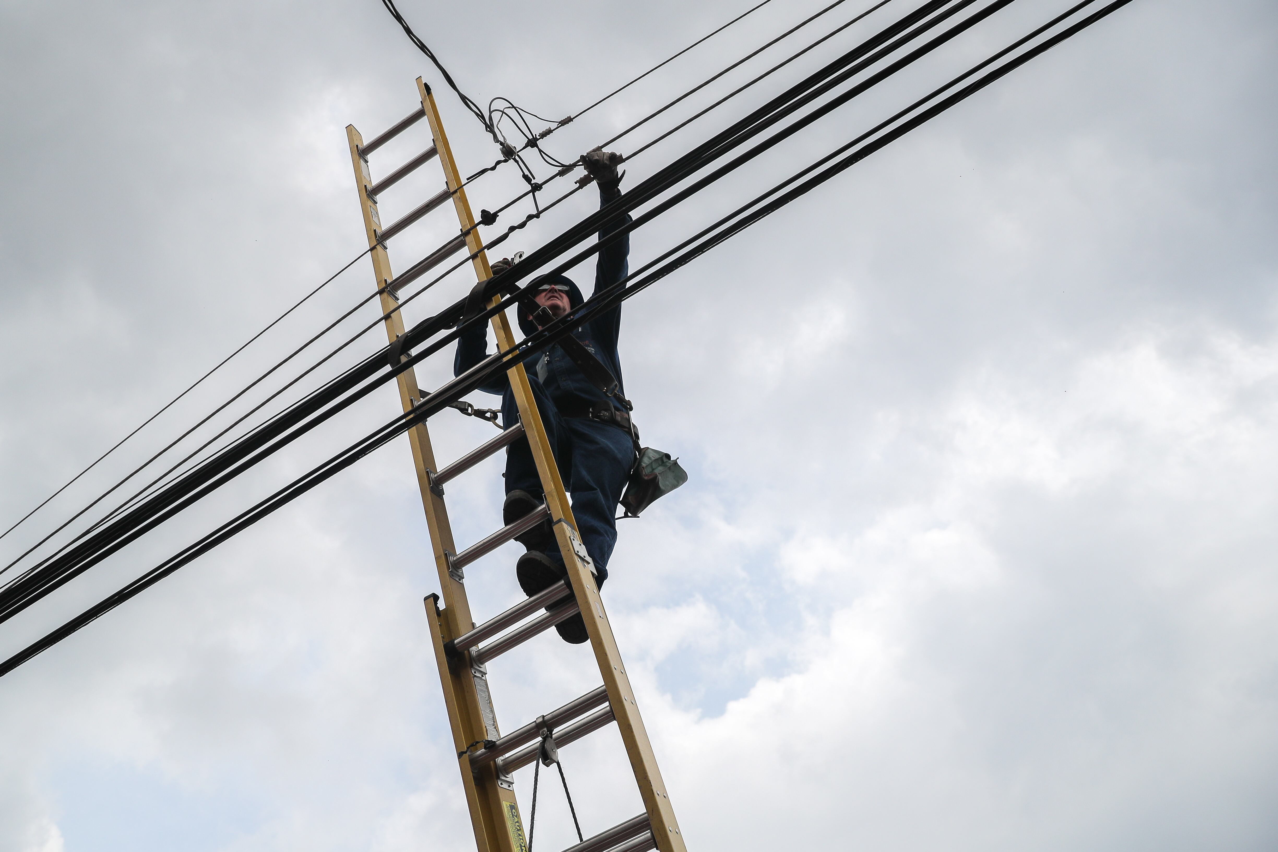 Cortes de luz de la CNFL afectarán sectores de Desamparados y Goicoechea este miércoles