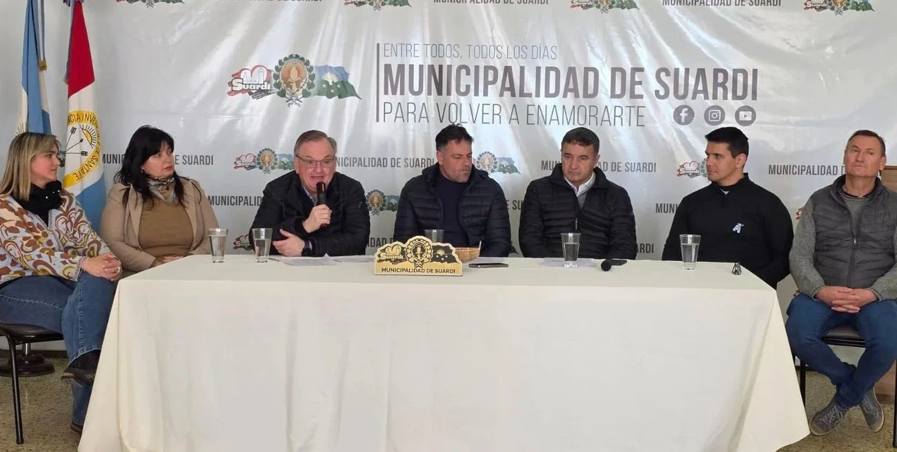 Michlig entregó aportes por más de $69 millones y anunció avances en la Ruta Provincial 23