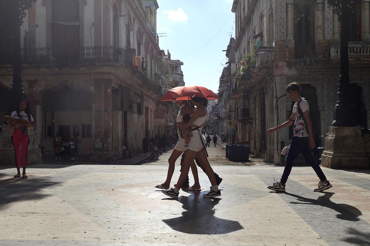 Cuba enfrenta una fuerte caída turística