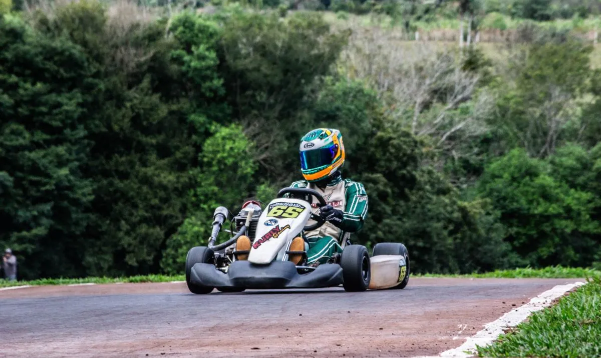 La inauguración del kartódromo de Roca entregó grandes carreras