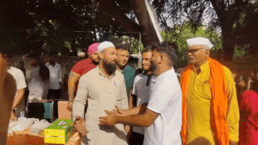 Dipke touches feet of volunteer; candlelight vigil today as protest enters day 3