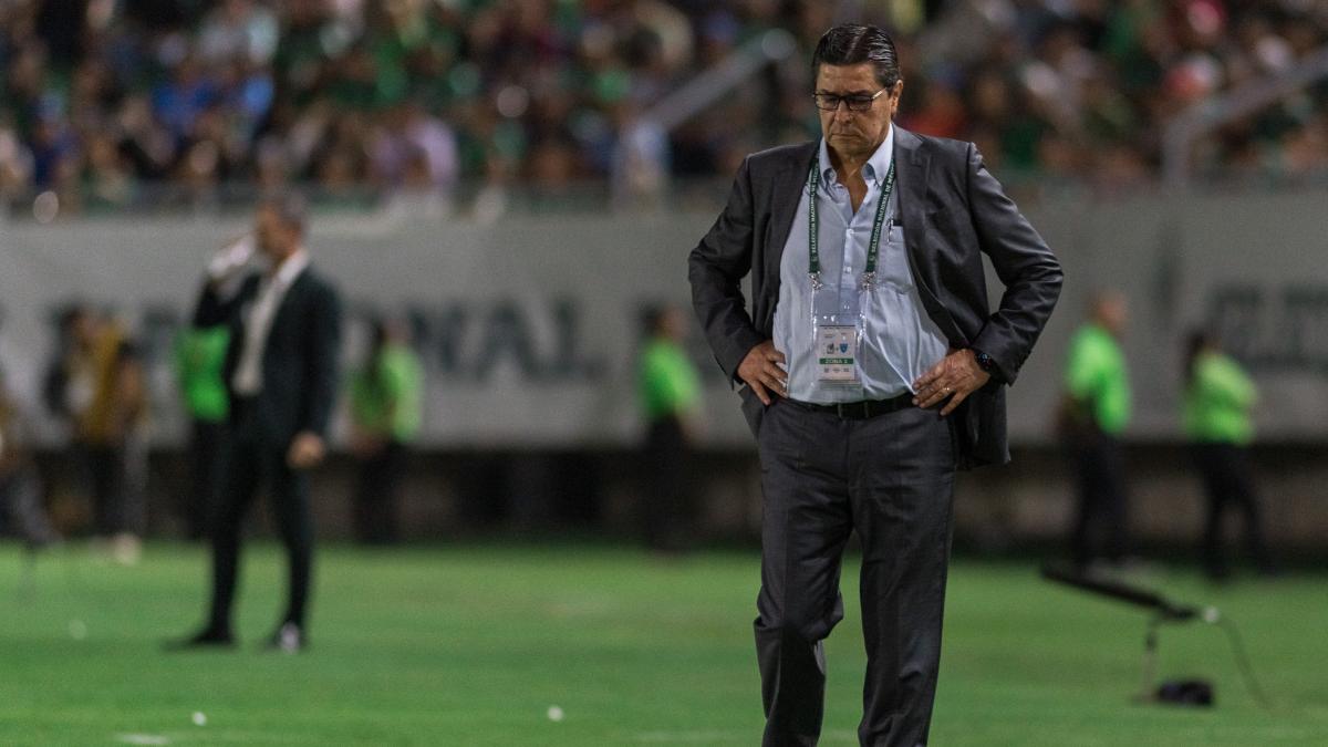 El espía del Tri: Luis Fernando Tena examinará las debilidades de República Checa antes del Mundial