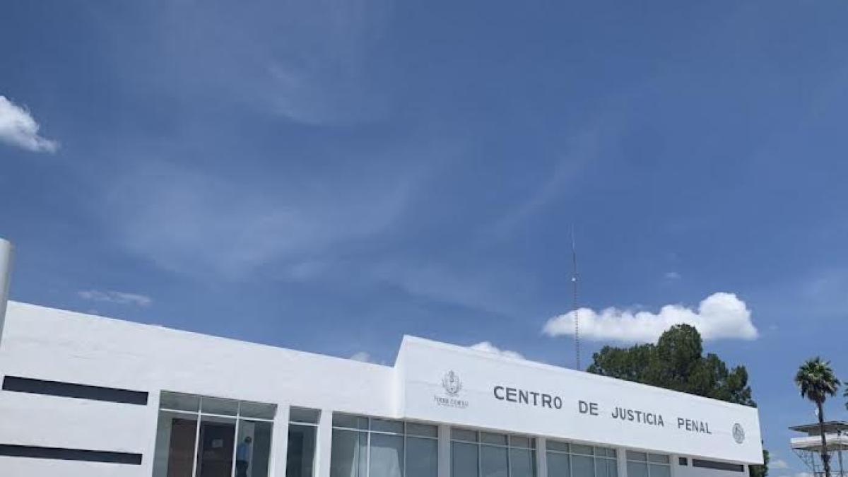 Exservidora pública es sentenciada por cohecho; logran devolución de 85 mil pesos a abuelito