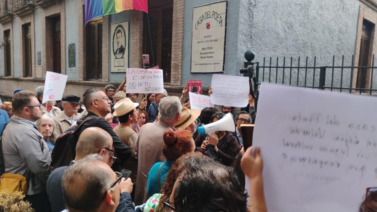 Exigen regresar vocación original a la Casa del Poeta Ramón López Velarde