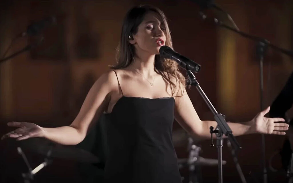 lran to lash prominent female singer for performing online without hijab