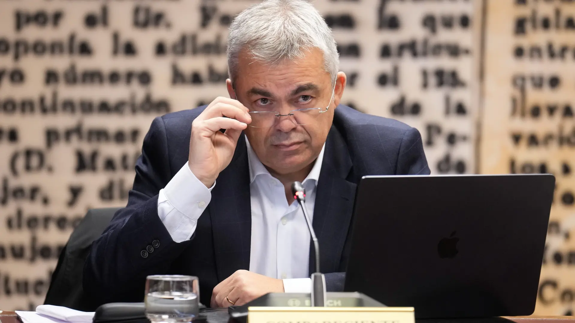 Santos Cerdán rompe su silencio: publica un libro en el que denuncia ser víctima de un "juicio político"