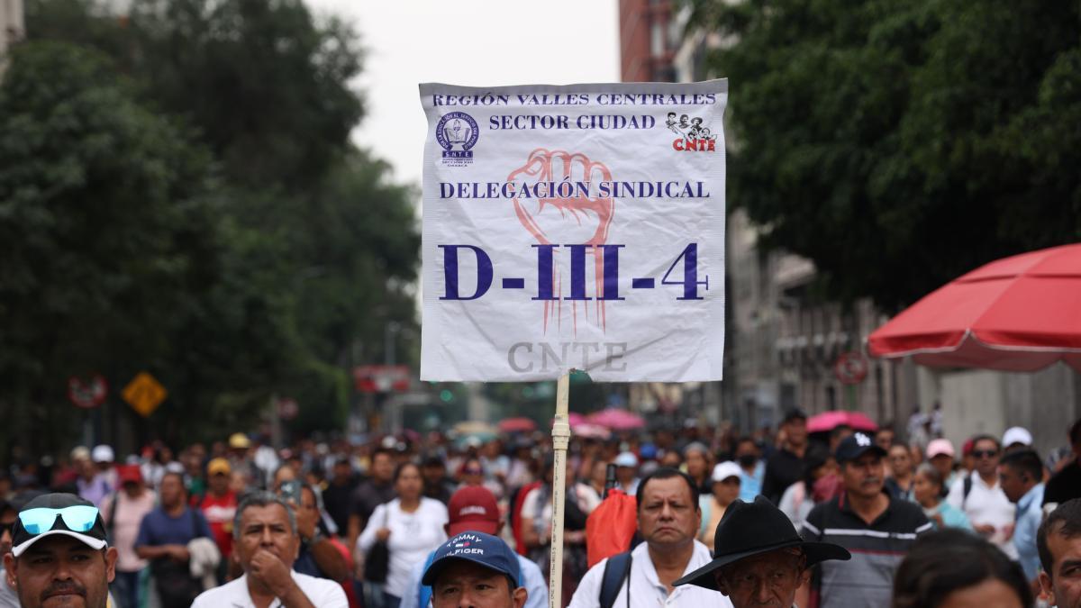 CNTE reanuda huelga nacional y acusa blindaje del Zócalo para proteger el Mundial 2026