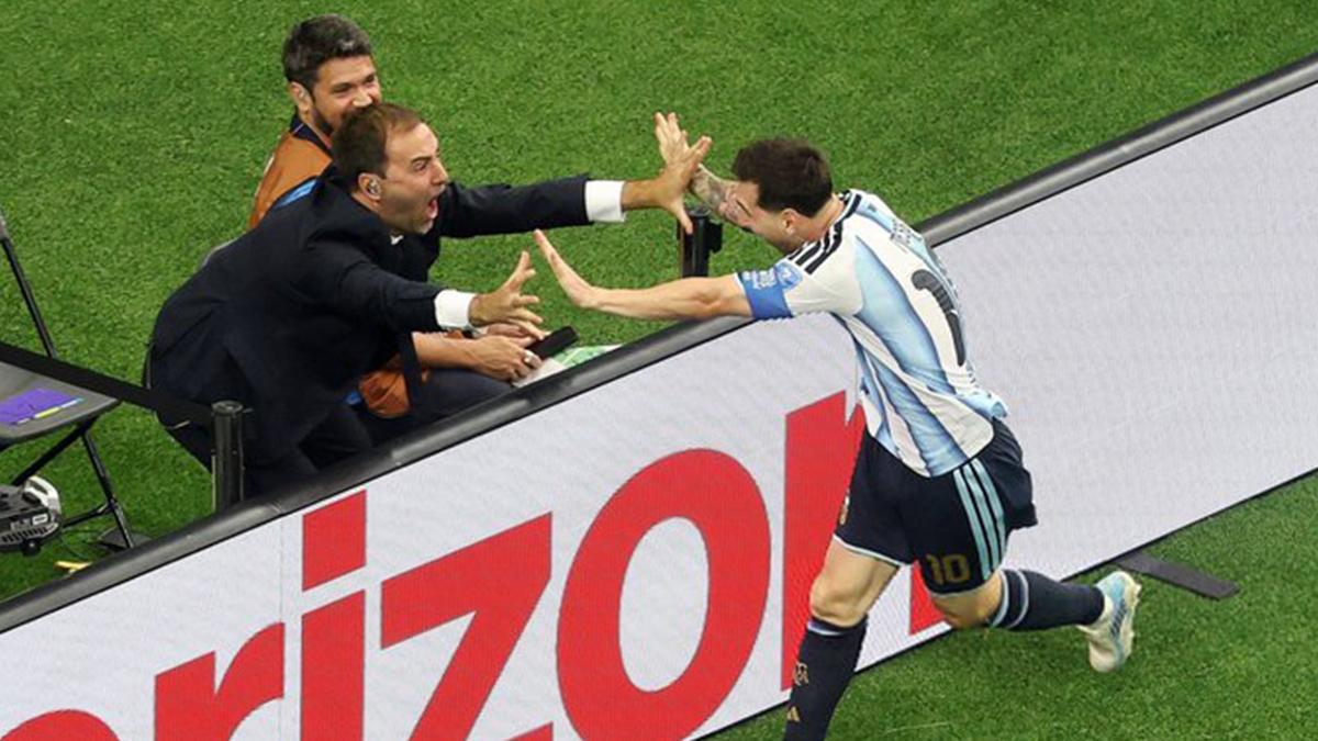 ¡La foto de su vida! Lionel Messi celebra gol con el periodista Joaquín Bruno