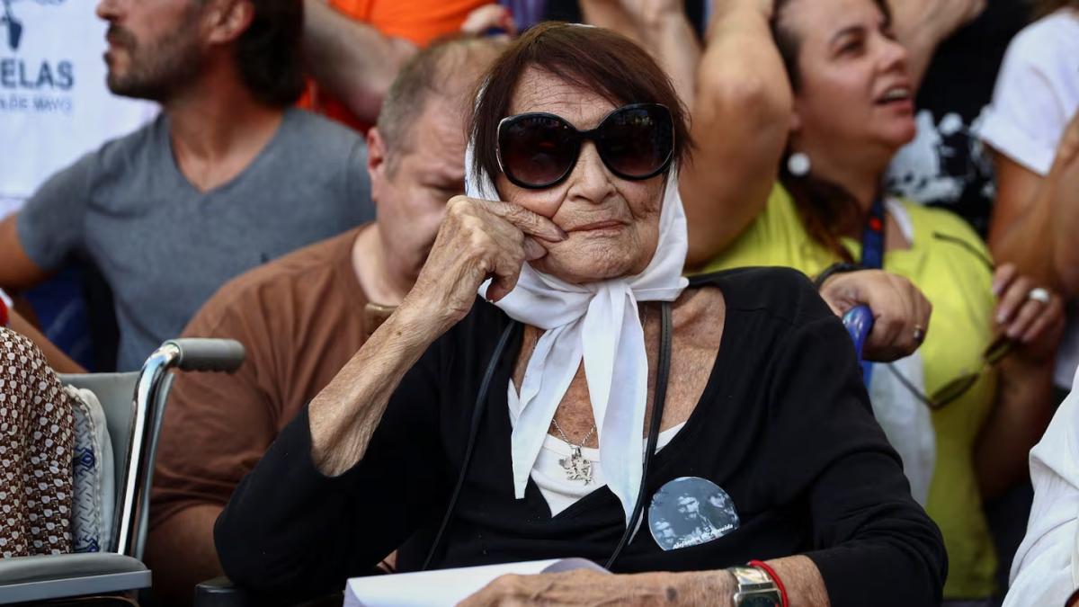Muere Taty Almeida, histórica líder de Madres de Plaza de Mayo, a los 95 años