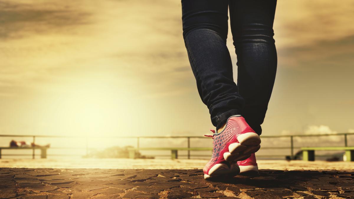 Esto es lo que sucede en tu cuerpo si caminas 30 minutos diarios