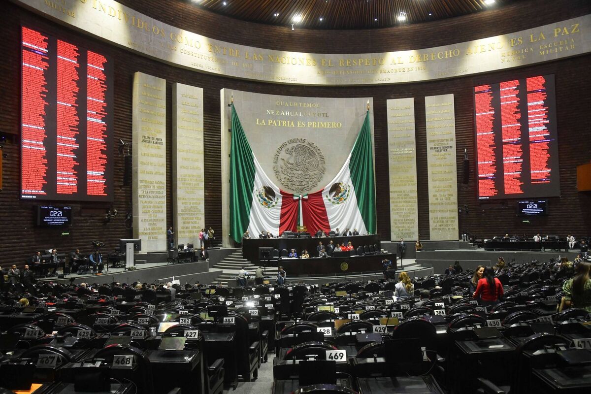 Morena perfila licencia de 40 diputados federales para elecciones 2027