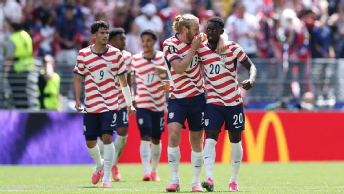 Con un gol en contra, Estados Unidos derrotó 2-0 a Australia