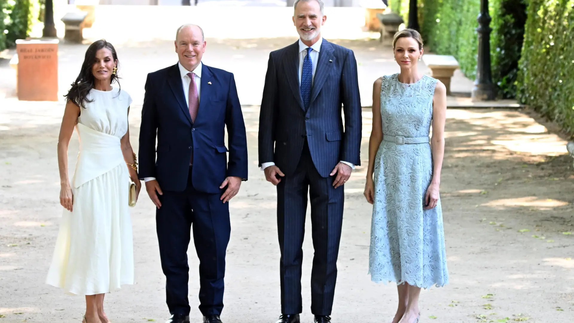 Los reyes reciben a Alberto de Mónaco y Charlène, que no había estado en España como princesa