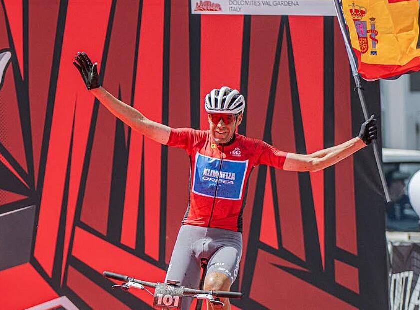 David Valero se impone en la cita más dura y emblemática de la Copa del Mundo en las Dolomitas