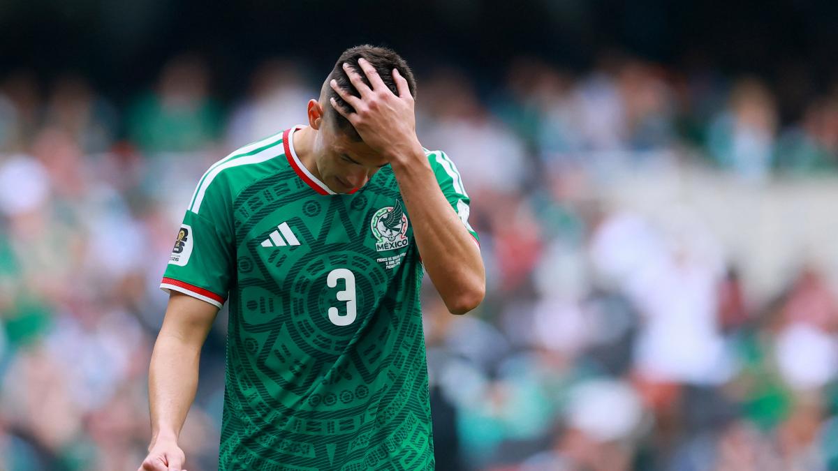 Expulsión de César Montes podría costarle caro a México tras la Fase de Grupos