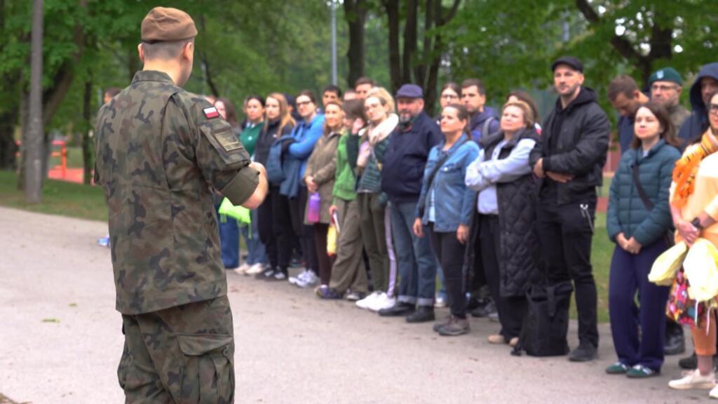 Pologne : devant la menace d'une guerre avec la Russie, les civils se préparent