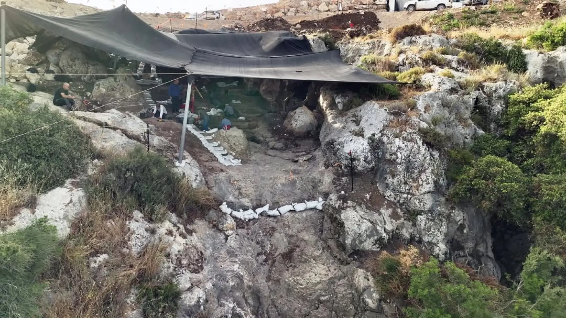 Descubren en Israel una "cápsula del tiempo" de la prehistoria: una cueva que estuvo sellada cientos de miles de años