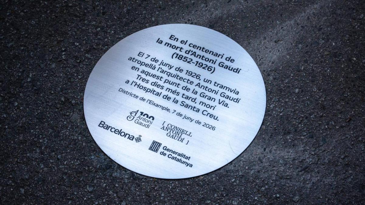 Barcelona homenajea a Gaudí en el punto de la Gran Via donde lo atropelló un tranvía