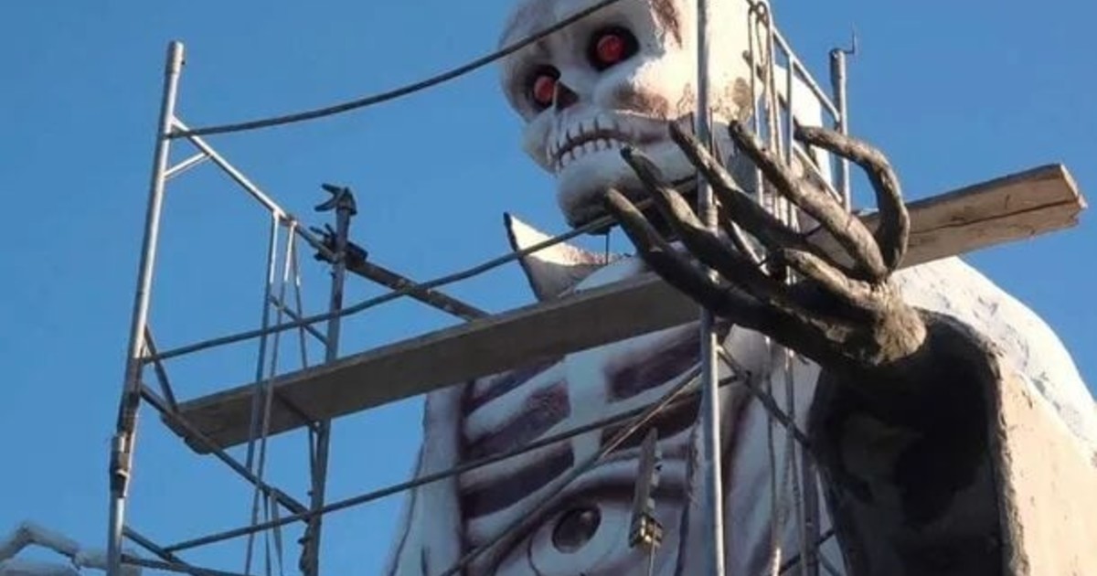 Levantó una estatua de San La Muerte de 13 metros, enfureció a sus vecinos y lo encontraron muerto