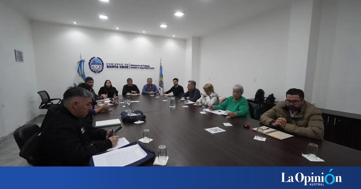 El Gobierno de Santa Cruz ofreció el 16,8% de aumento a los docentes pero dijo que trabajará para "fortalecer" la propuesta