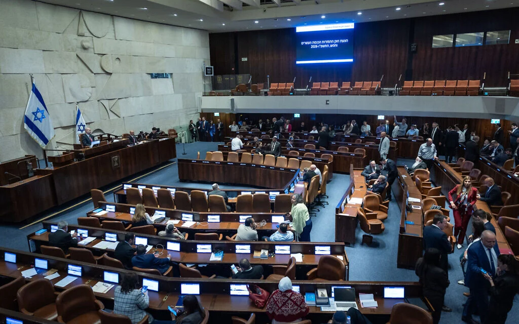 MKs advance bill to dissolve Knesset and potentially move up elections to September