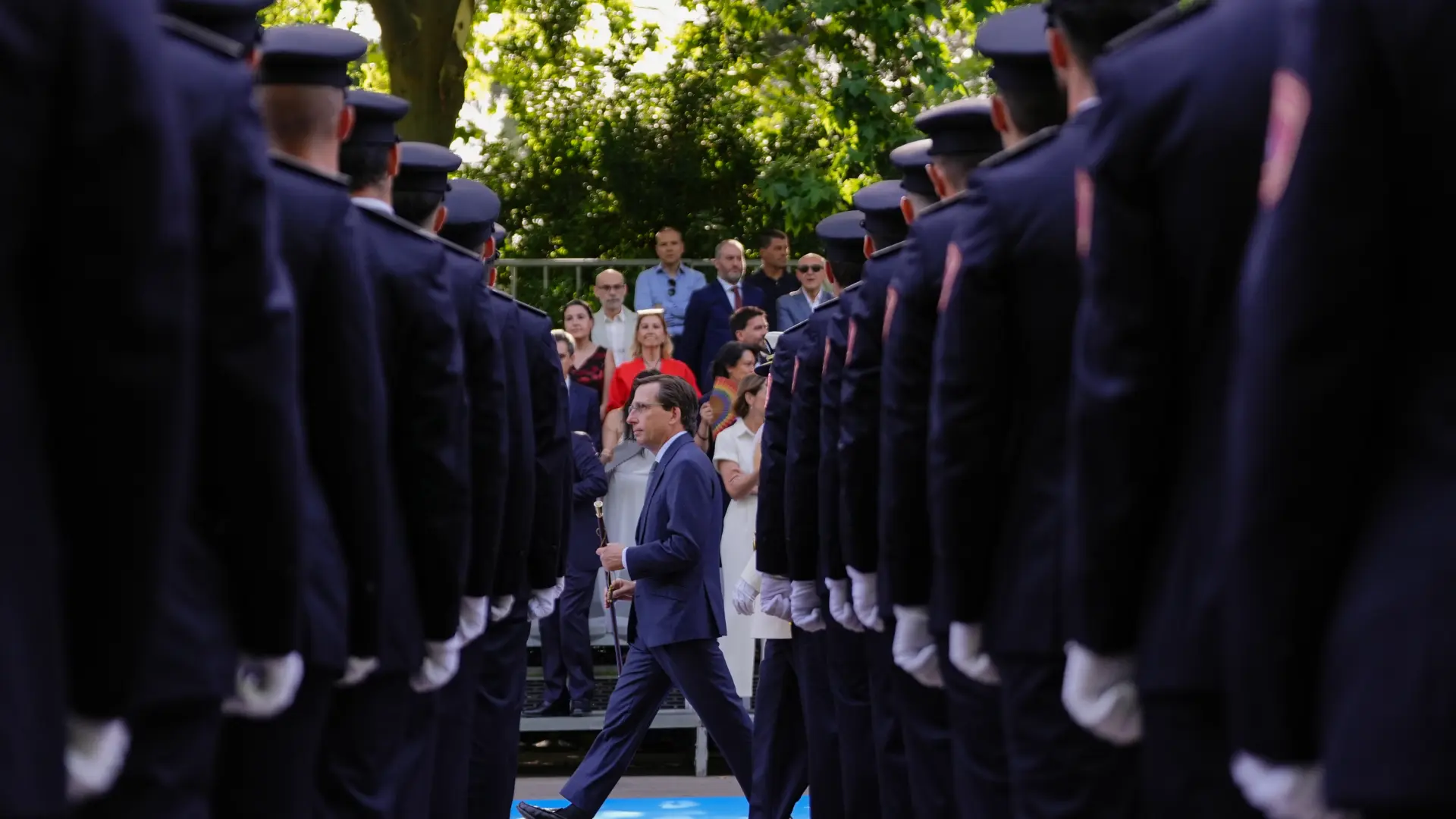 Mejores turnos, salarios y más días de descanso: Almeida pacta un preacuerdo para el nuevo convenio de la Policía Municipal