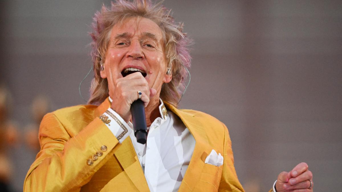 El Mundial dejó sin aire a Rod Stewart, necesitó oxígeno en pleno concierto