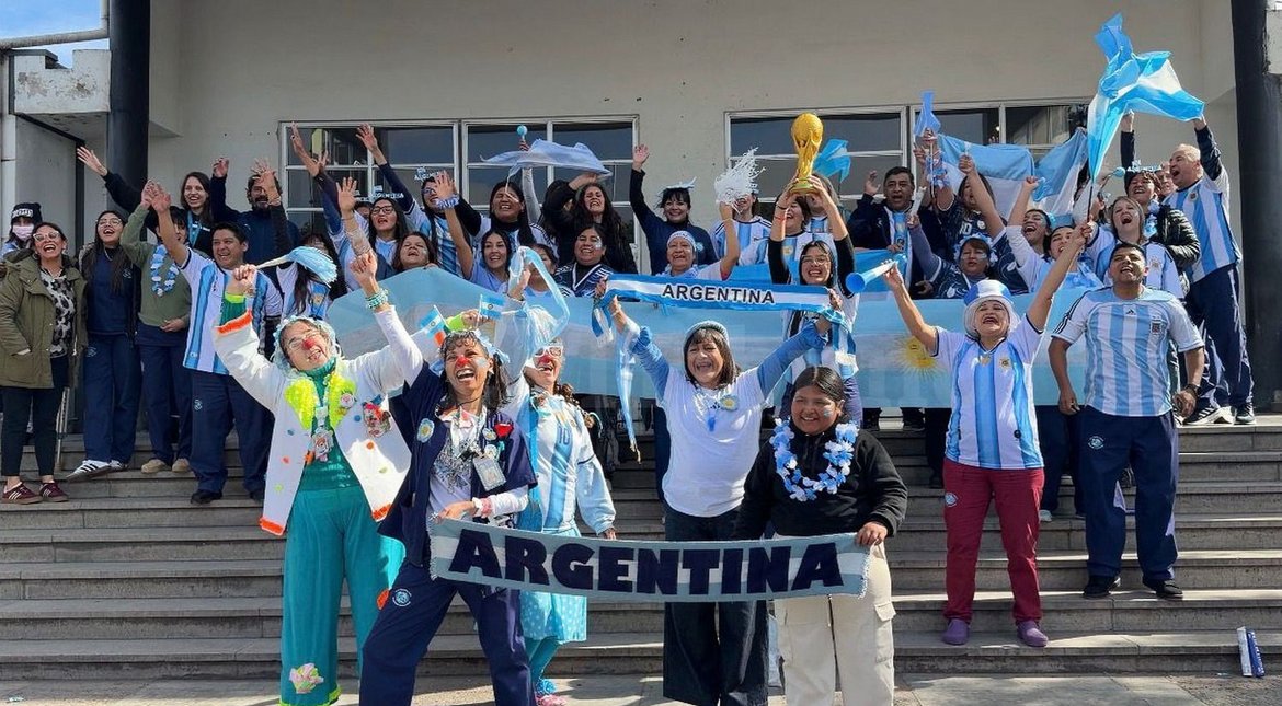VIDEO. Hospital Materno Infantil: un banderazo lleno de ilusión y pasión por la Selección