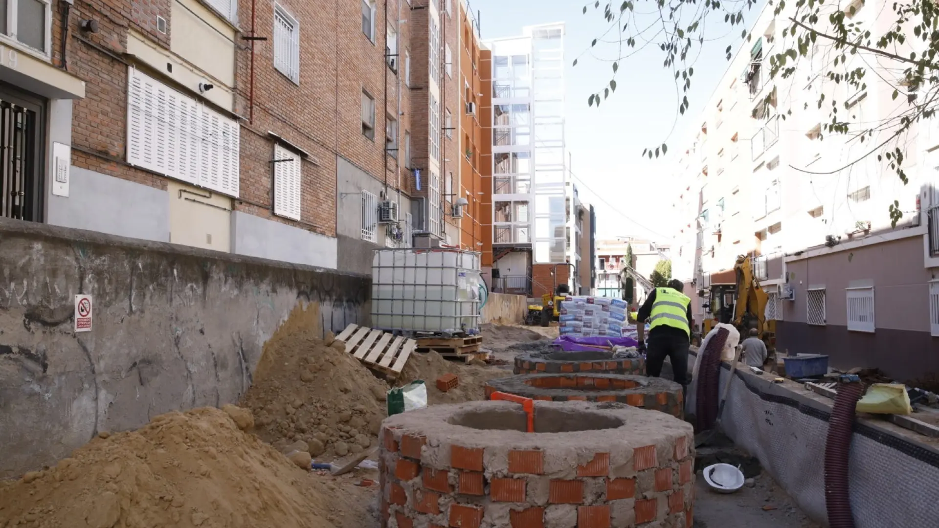 Las ayudas para instalar ascensor en edificios se centran en los barrios más envejecidos: un tercio llegan a Latina, Moratalaz y Vallecas