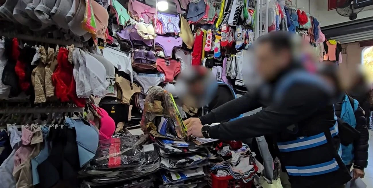 Megaoperativo en Once: secuestran ropa de contrabando valuada en 123 millones de pesos