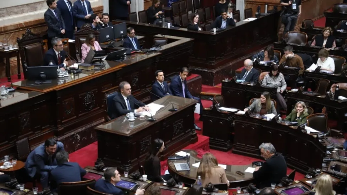Con una jugada de último momento, Martín Menem busca desactivar la sesión contra Manuel Adorni