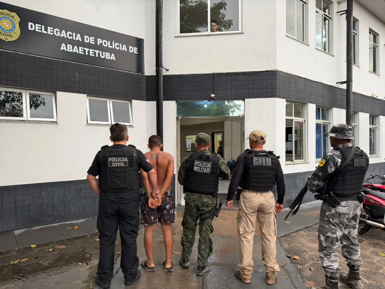 Suspeito de atacar companheira com facão é preso ao tentar fugir de barco em Abaetetuba, no Pará