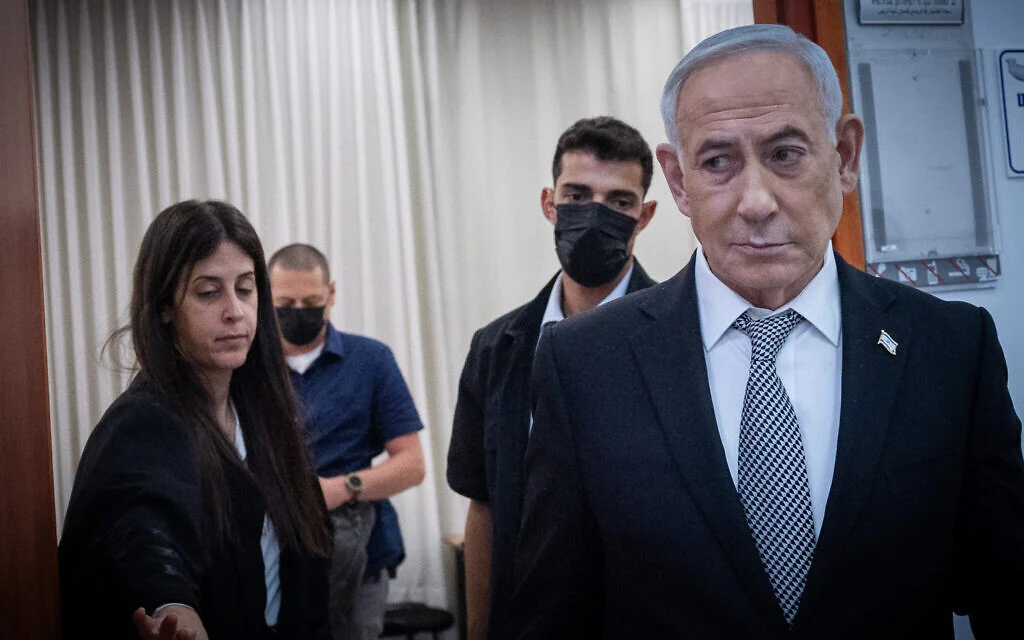 Judges again call on prosecution to drop bribery charge from Netanyahu trial