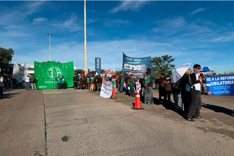 Multisectorial en Defensa de la Caja protestó contra el proyecto de reforma previsional